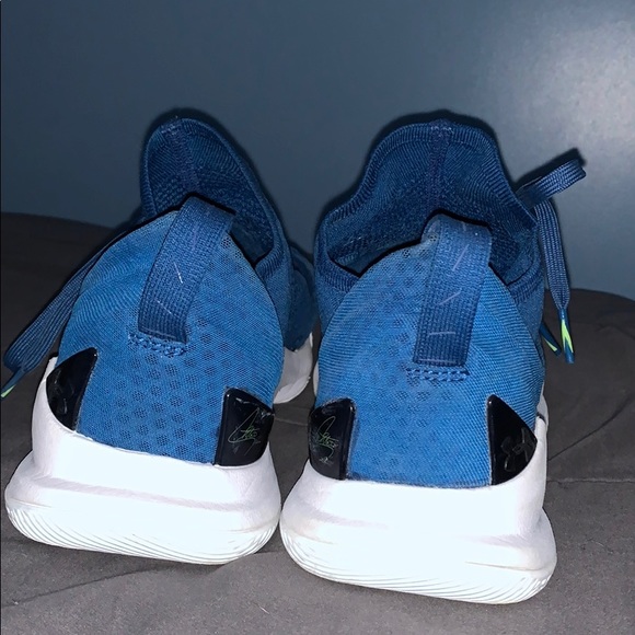 UNDER-ARMOUR STEPHEN CURRY CURRY 5 BASKETBALL SHOE - Picture 4 of 6